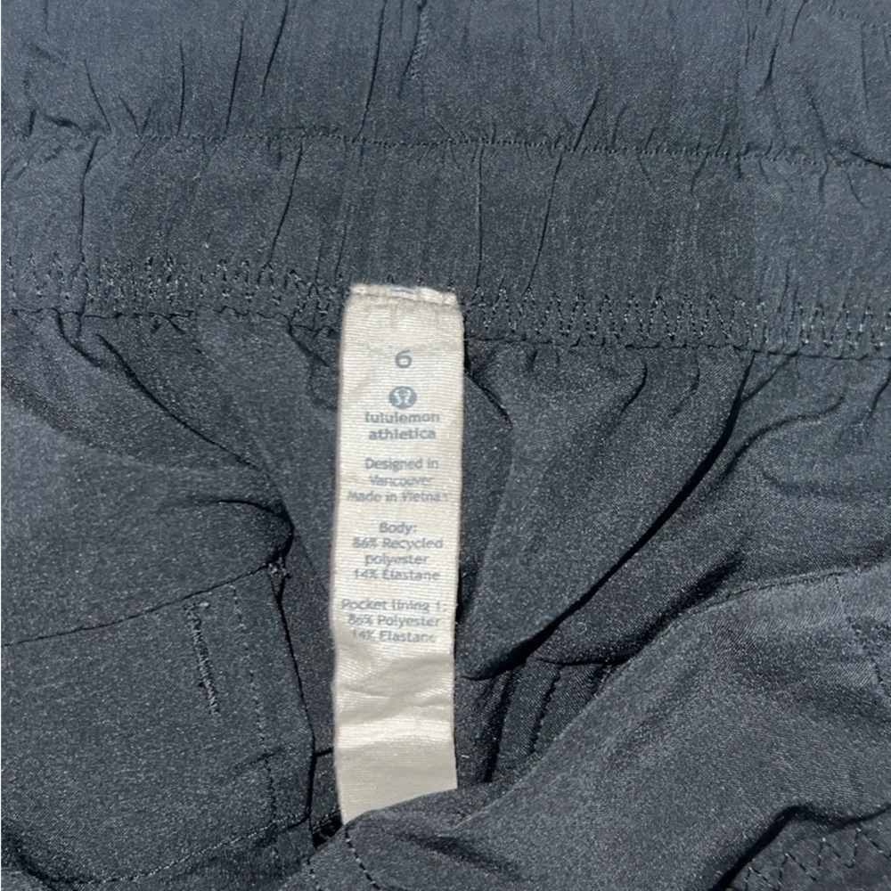 Lululemon size 6 spring breaker short - Picture 3 of 3